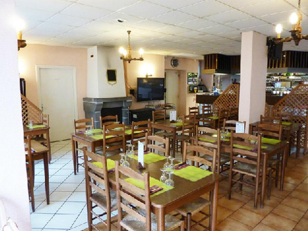 Hotel Restaurant Du Pont-Vieux Saint-Flour  Exterior foto